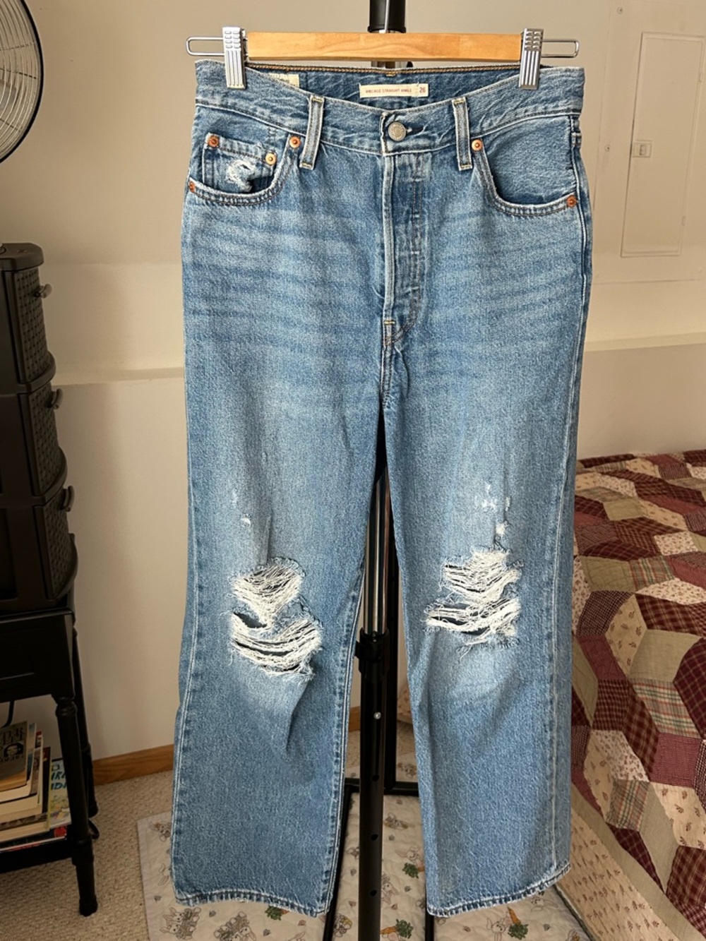 Levi’s Premium Ribcage Straight Ankle Jeans 26